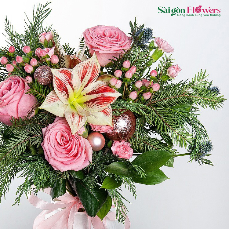 BOUQUET ‘PINK CHRISTMAS WHIMSY’