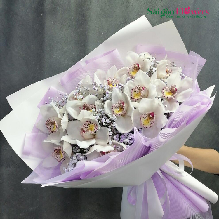 HOA LAN VÀ CÂU CHUYỆN