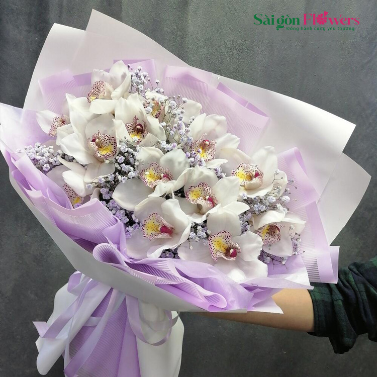 HOA LAN VÀ CÂU CHUYỆN